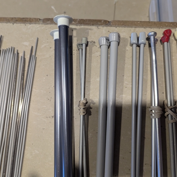 Knitting needles - Picture 3 of 3